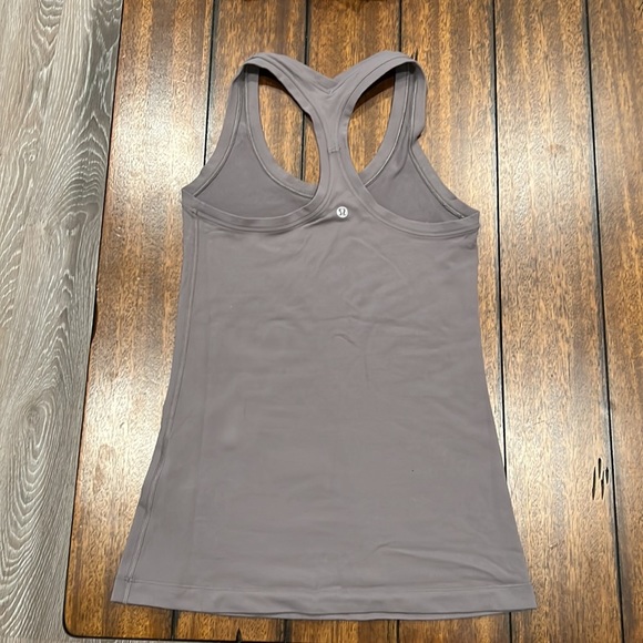 Lululemon tank top - size 4 - Picture 2 of 3